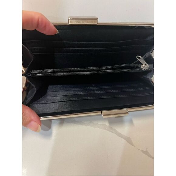 Kenneth Cole black and silver wallet - Picture 5 of 7